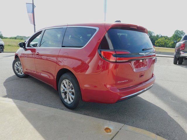 New 2026 Chrysler Pacifica Select image 7