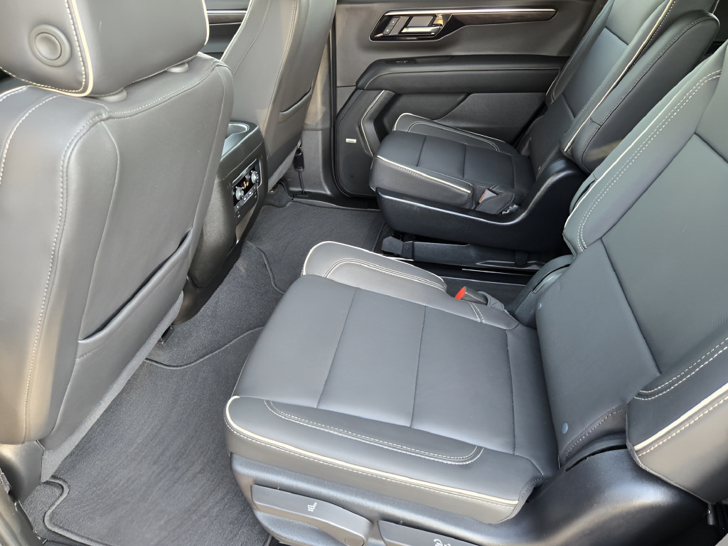Used 2025 Chevrolet Tahoe Premier w/ Sun And Tow Package RWD image 28