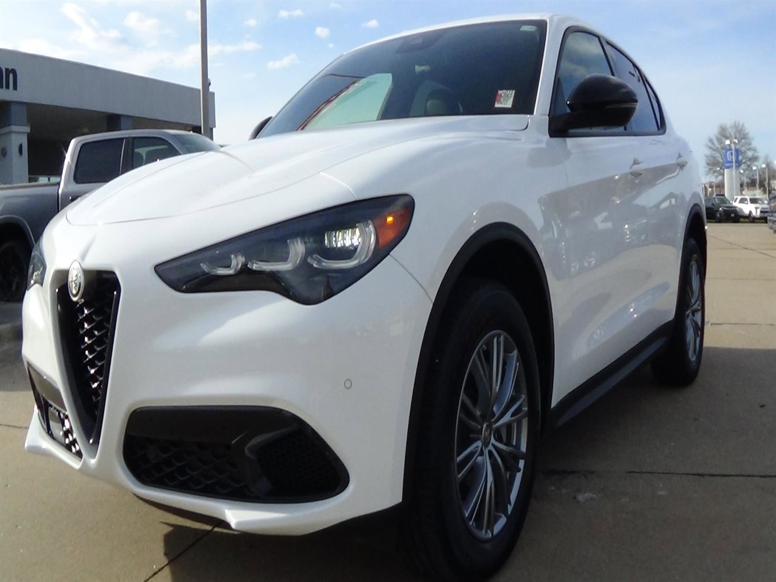 Used 2024 Alfa Romeo Stelvio Sprint AWD/4WD image 2