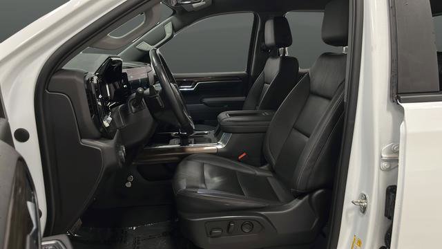 Used 2022 Chevrolet Silverado 1500 LT Trail Boss w/ LT Trail Boss Premium Package AWD/4WD image 9