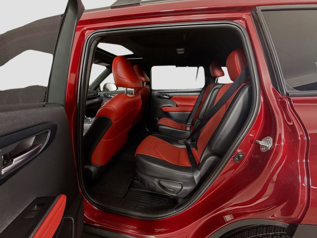 Used 2021 Toyota Highlander XSE image 18