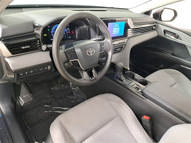 Used 2025 Toyota Camry LE w/ Convenience Package image 18
