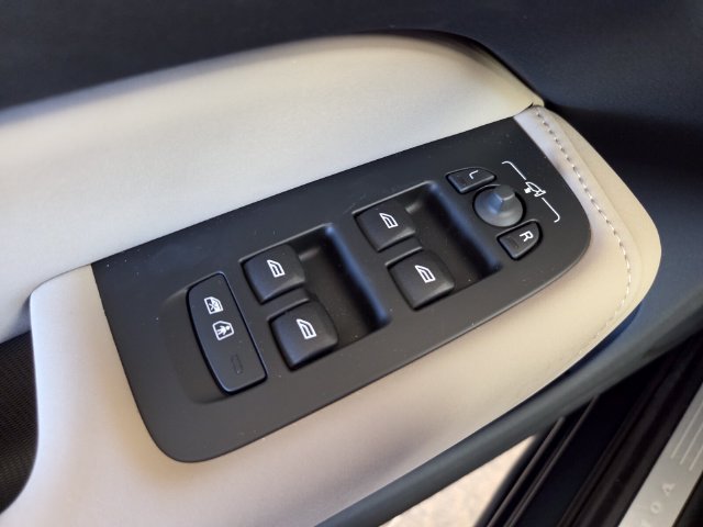 New 2027 Volvo XC60 B5 Core AWD/4WD image 27