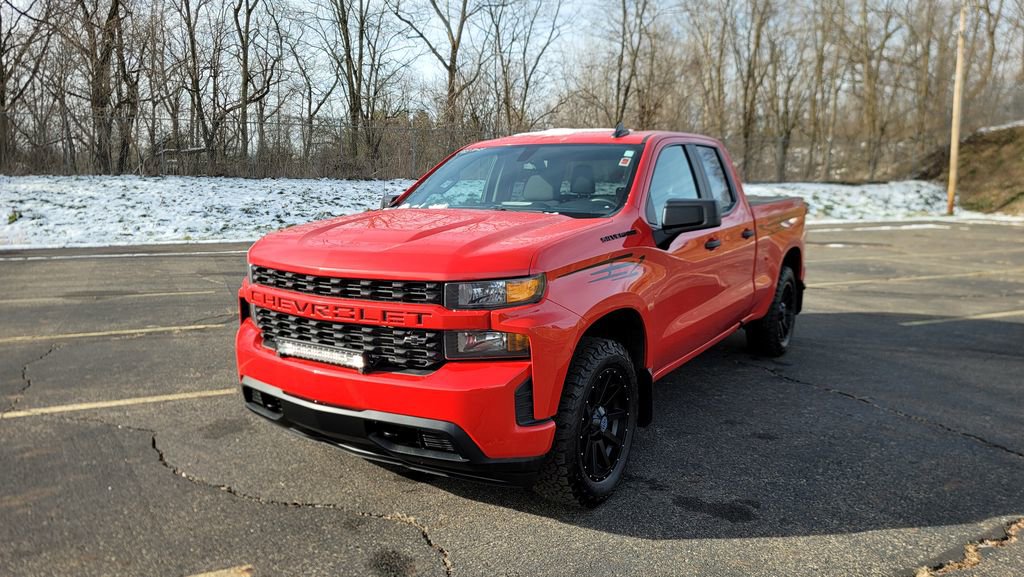 Used 2021 Chevrolet Silverado 1500 Custom w/ LPO, Dark Essentials Package image 5
