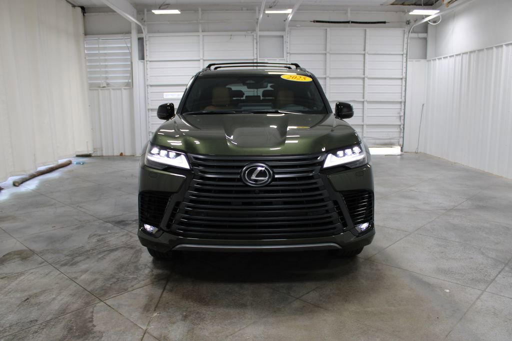 Used 2025 Lexus LX 700h Luxury image 3