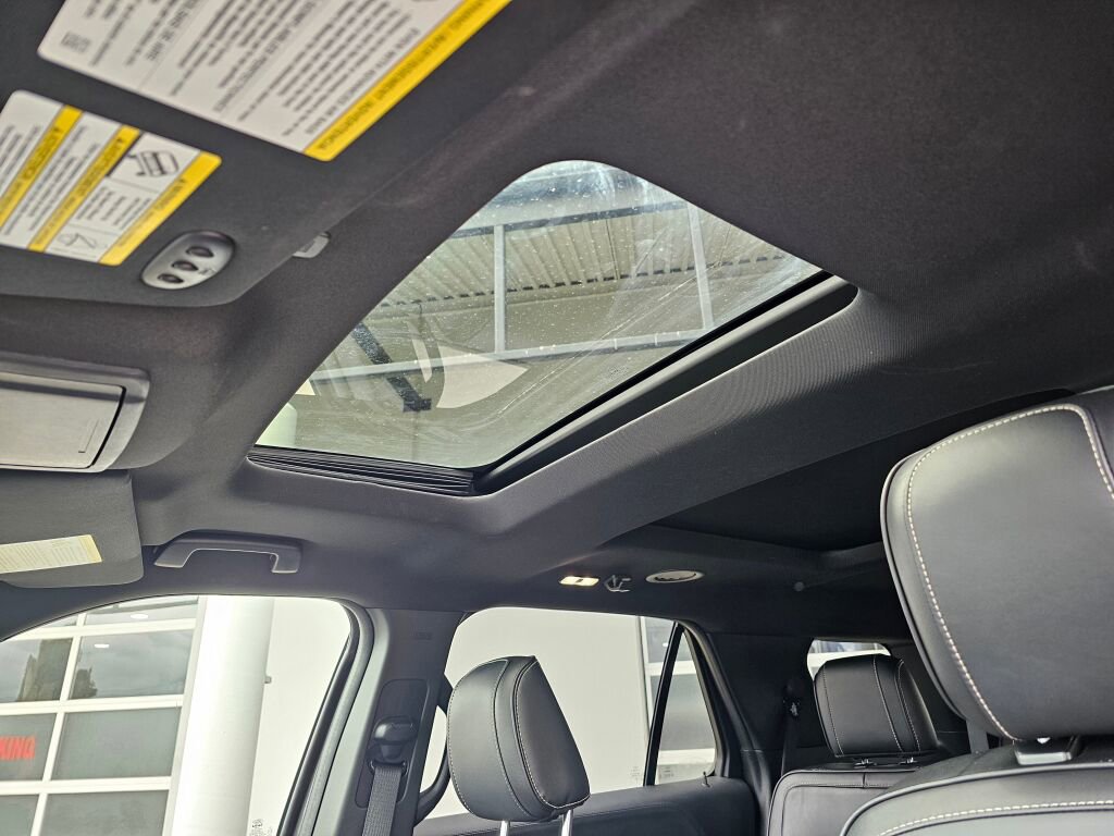 Used 2018 Ford Explorer Platinum AWD/4WD image 22