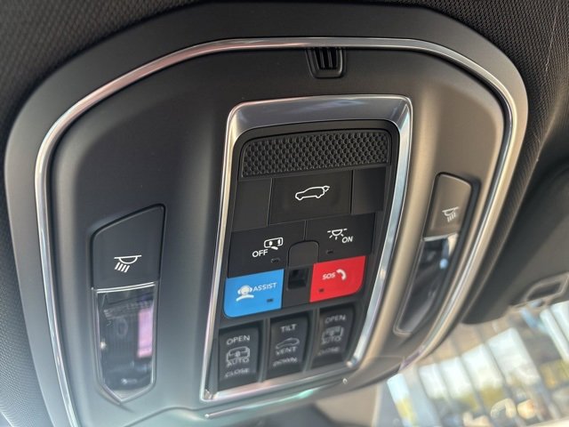 New 2025 Jeep Grand Cherokee Overland image 19