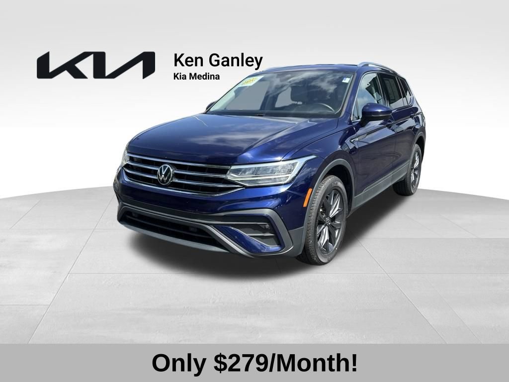 Used 2023 Volkswagen Tiguan SE FWD image 1