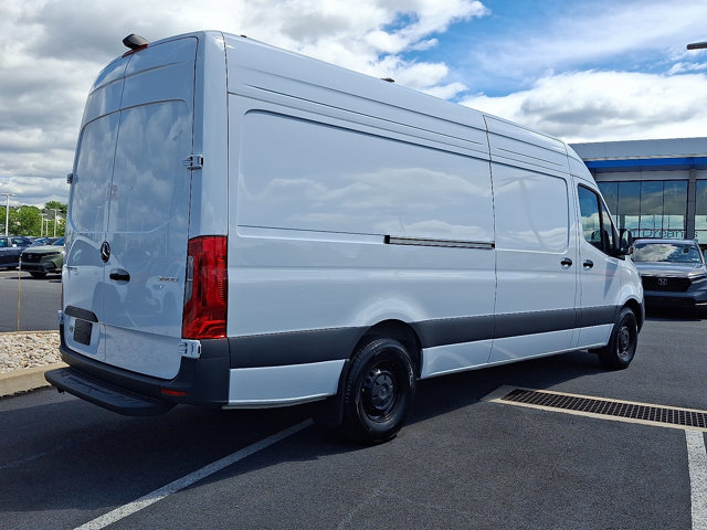 Used 2024 Mercedes-Benz Sprinter 2500 image 6
