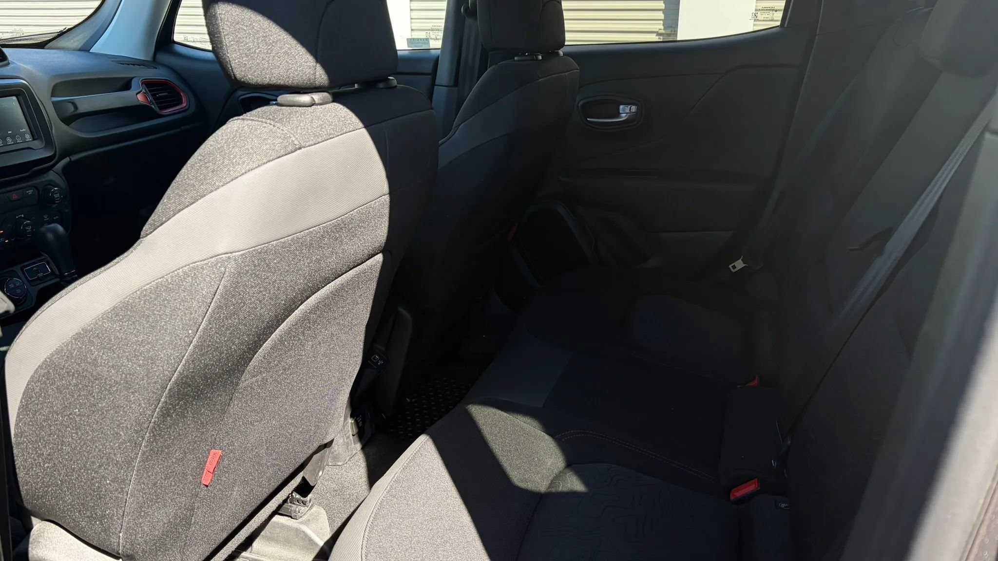 Used 2019 Jeep Renegade Trailhawk w/ Cold Weather Group II AWD/4WD image 11
