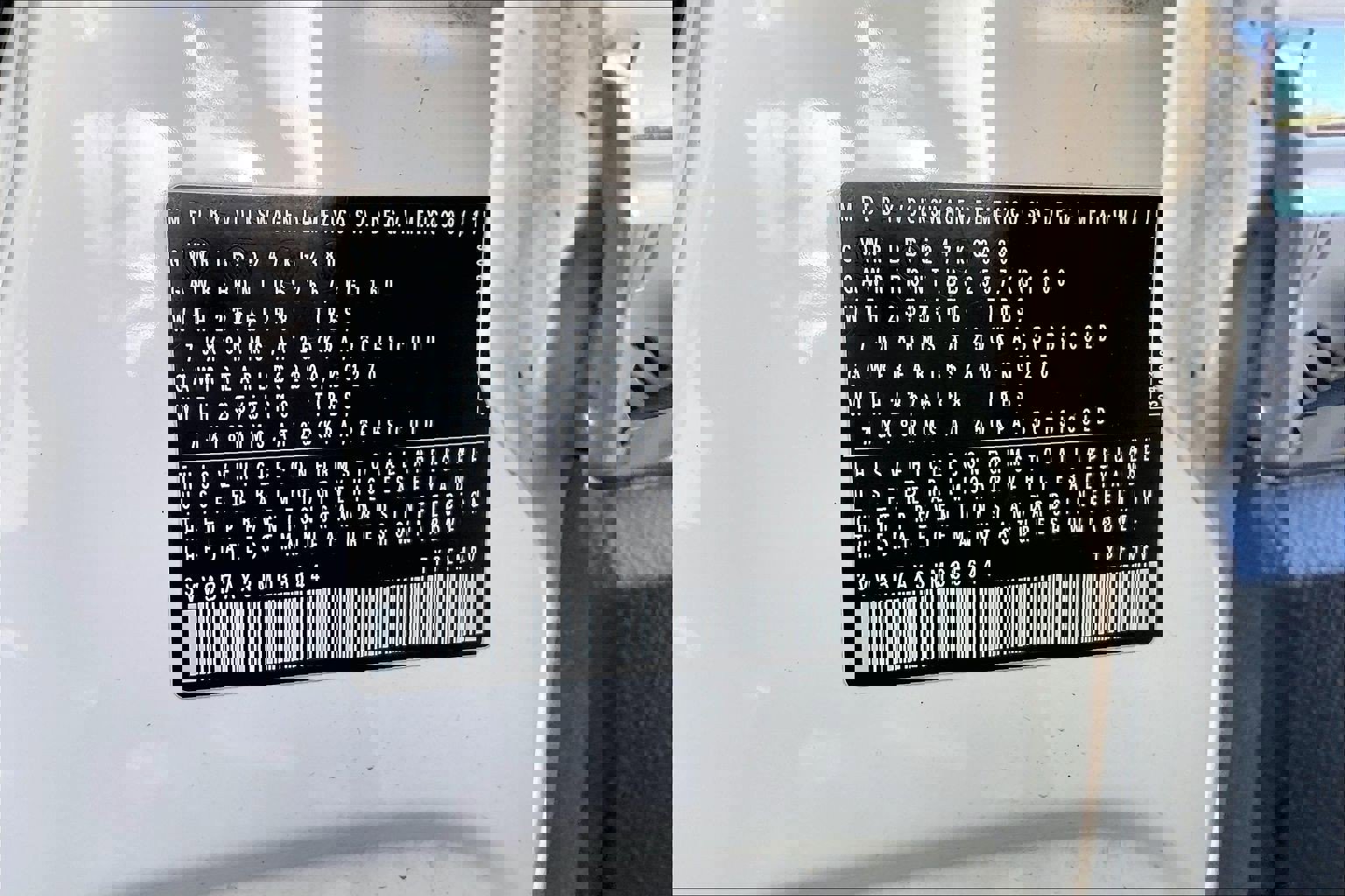 Used 2018 Volkswagen Tiguan SEL image 33