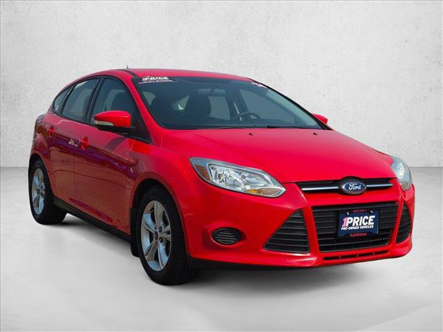 Used 2014 Ford Focus SE w/ SE Winter Package FWD image 3