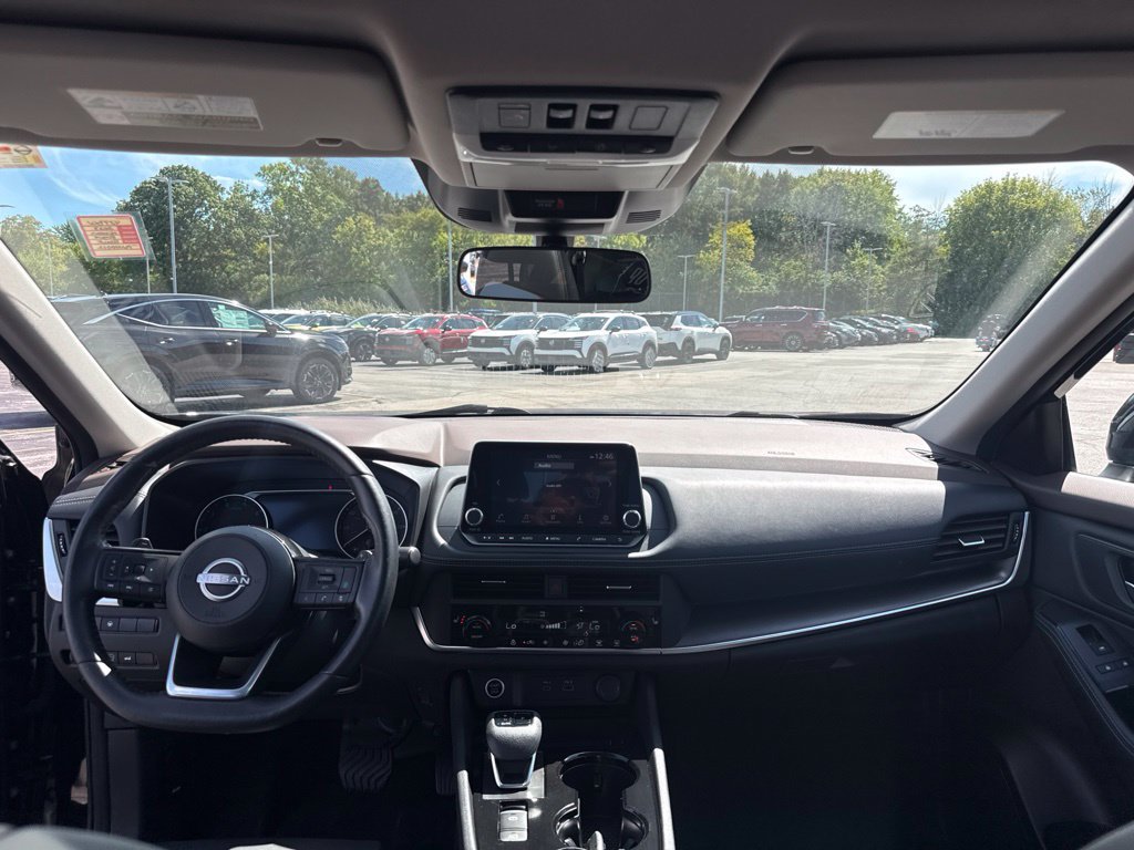 Certified 2023 Nissan Rogue SV w/ SV Premium B Package AWD/4WD image 23