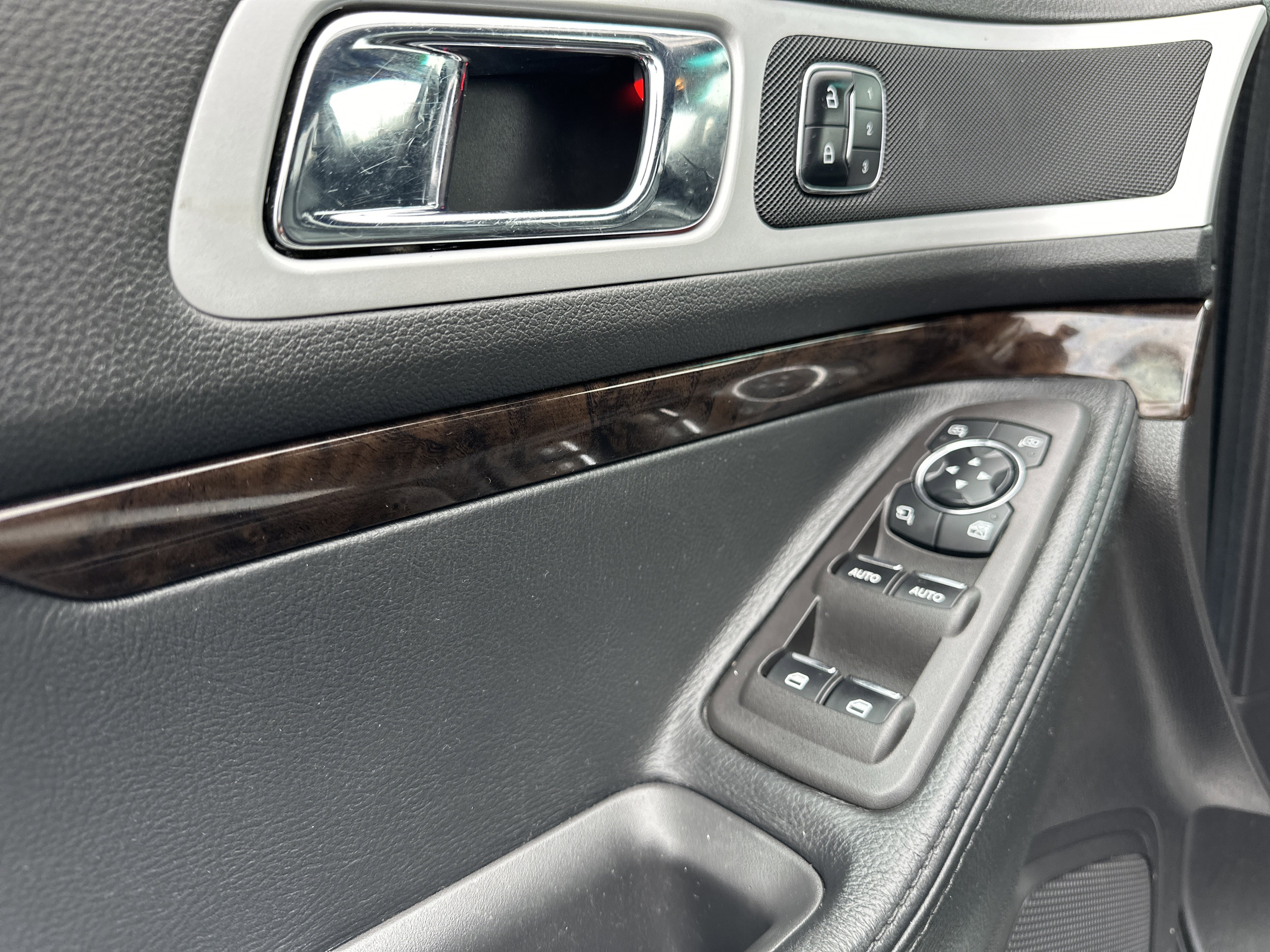 Used 2015 Ford Explorer Limited w/ Equipment Group 302A image 15