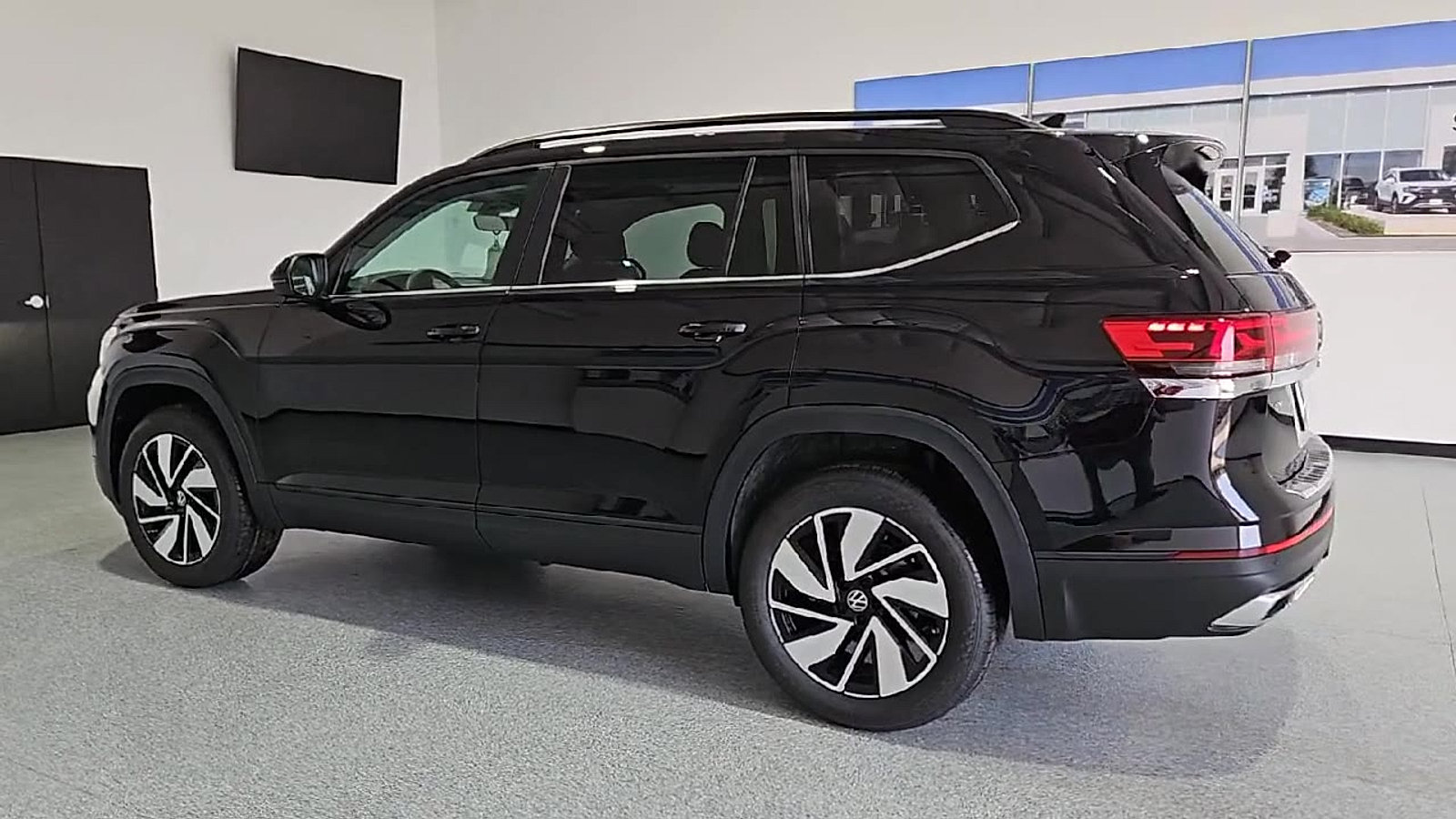 New 2026 Volkswagen Atlas SE FWD image 7