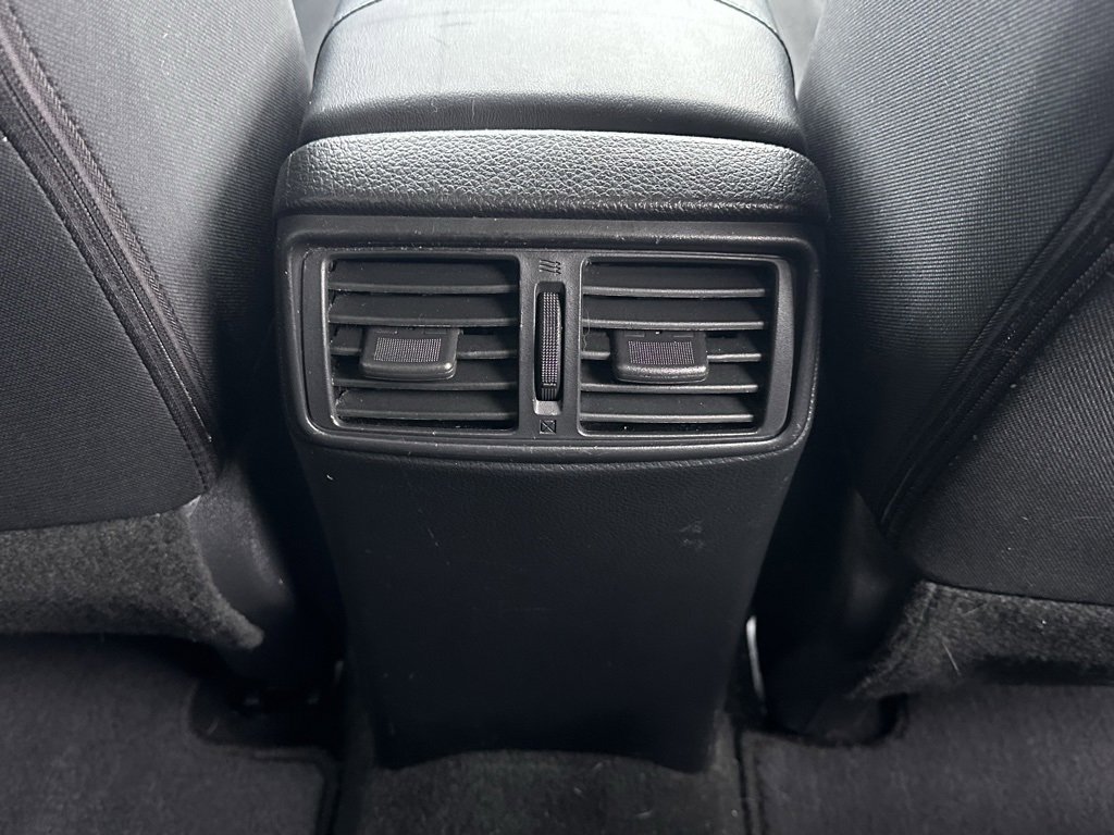 Used 2018 Nissan Rogue SV w/ Premium Package image 17