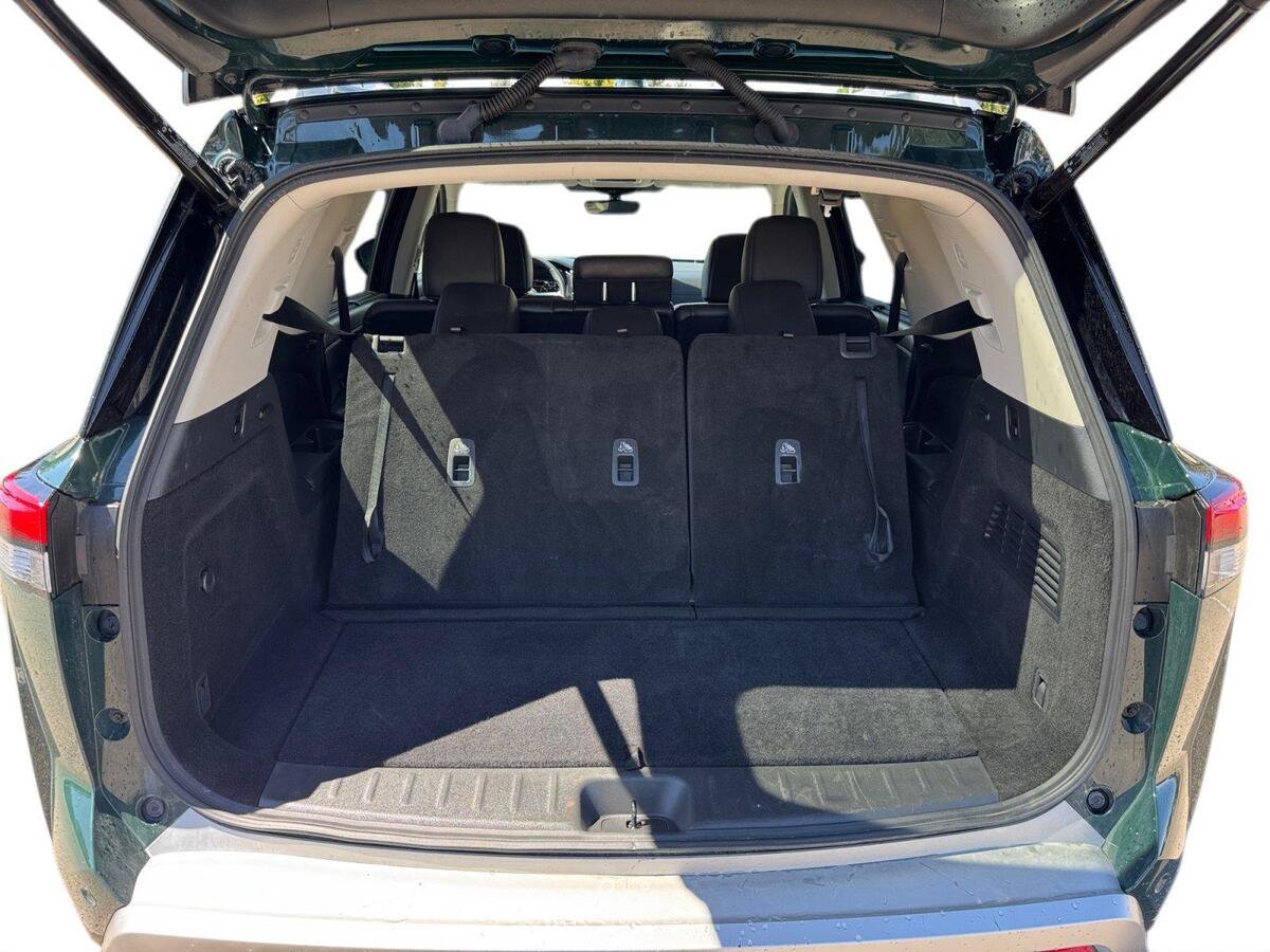 Used 2025 Nissan Pathfinder SL AWD/4WD image 19