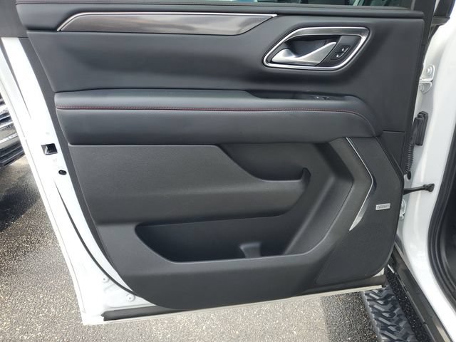 Used 2022 Chevrolet Suburban RST w/ Luxury Package RWD image 25