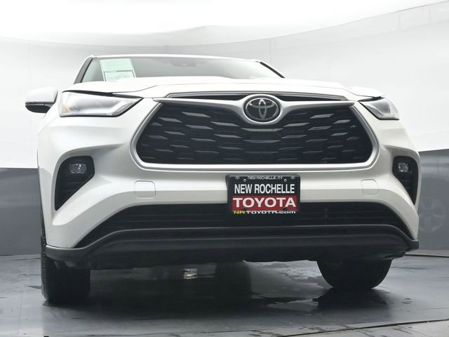Used 2021 Toyota Highlander LE AWD/4WD image 35