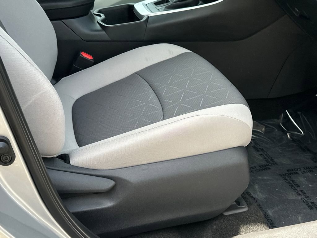 Used 2025 Toyota RAV4 XLE w/ Convenience Package image 15