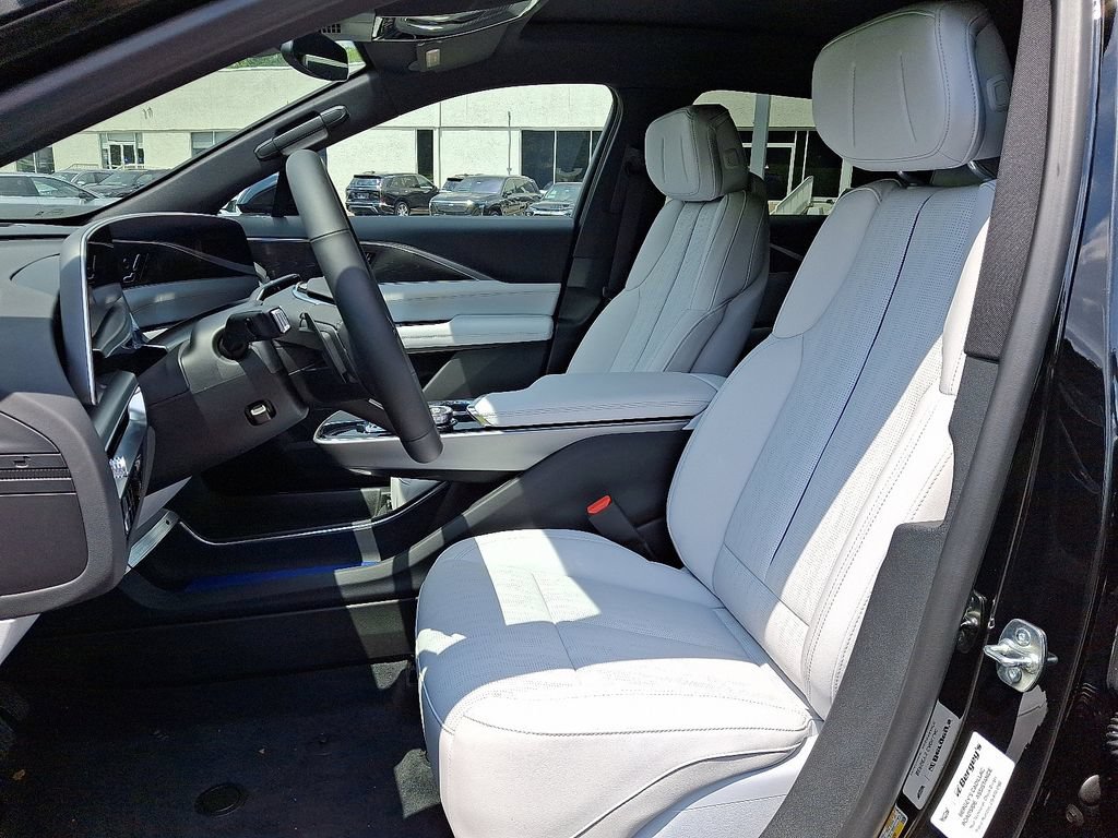 New 2025 Cadillac Lyriq Sport w/ LPO, Floor Liner Package AWD/4WD image 8