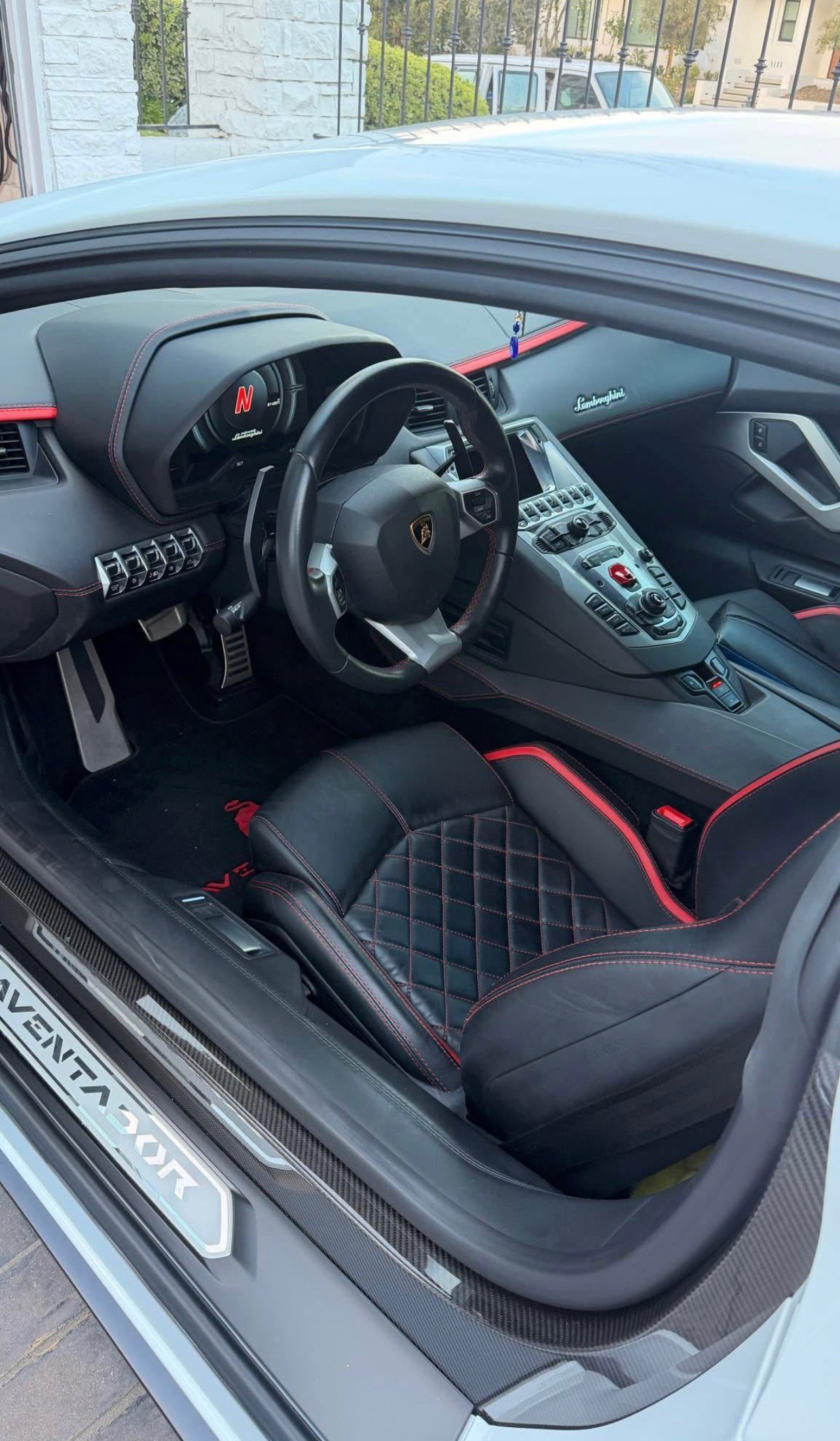 Used 2018 Lamborghini Aventador S image 8