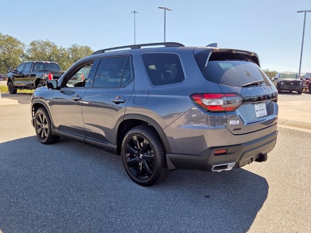 Used 2025 Honda Pilot Black Edition image 9