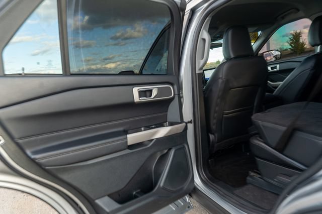 Used 2023 Ford Explorer XLT w/ Equipment Group 202A RWD image 22