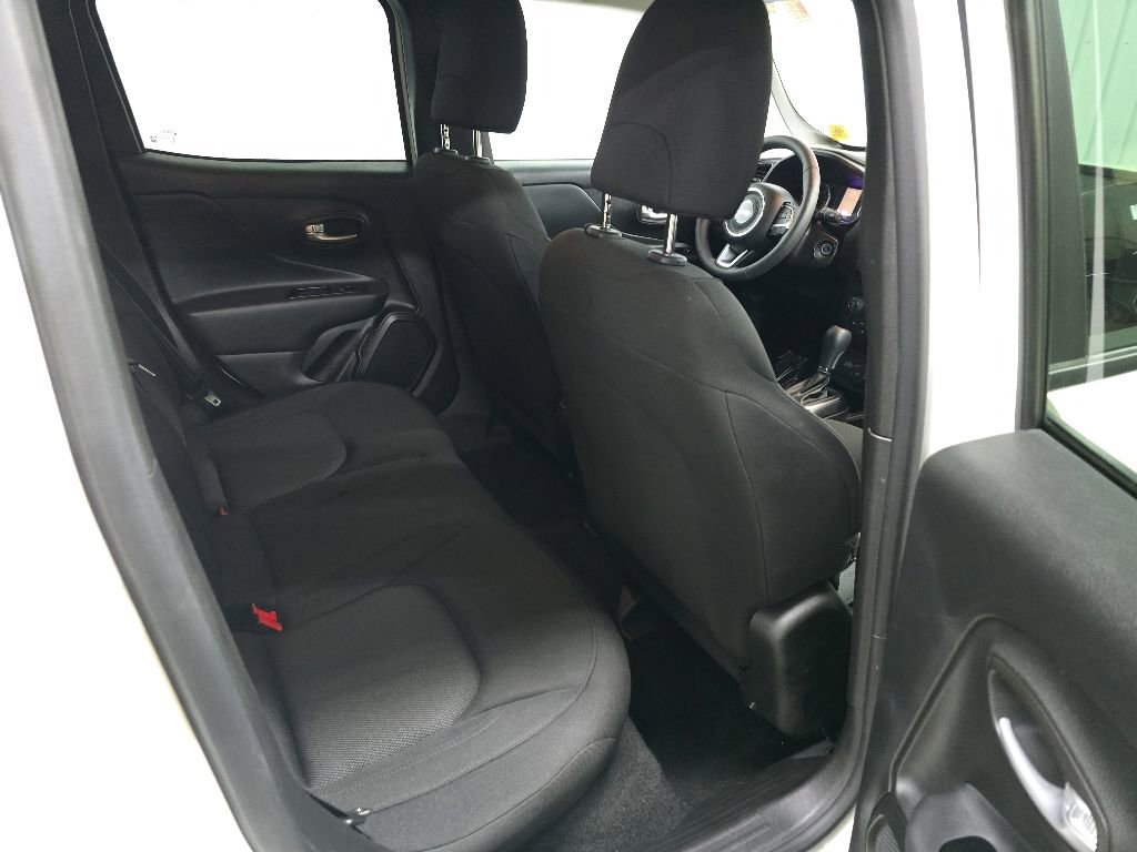 Used 2023 Jeep Renegade Latitude AWD/4WD image 17