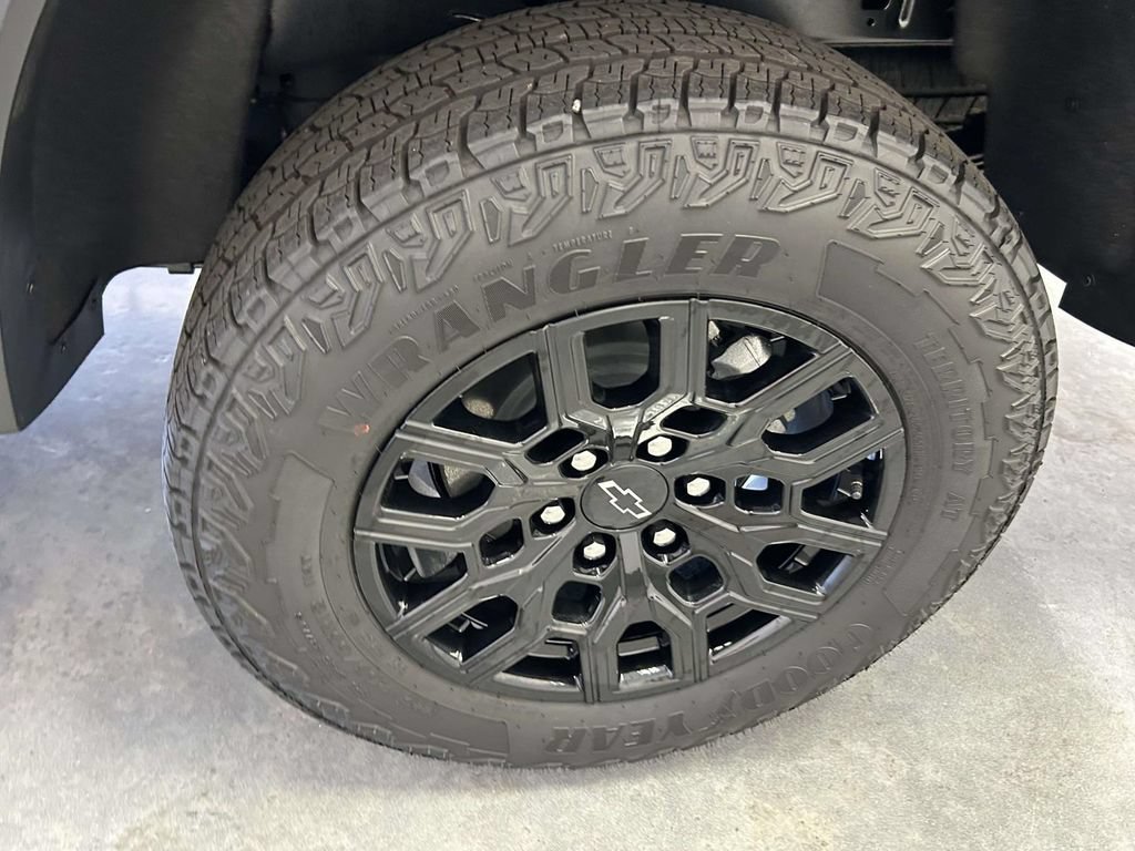 Used 2026 Chevrolet Colorado Trail Boss AWD/4WD image 10