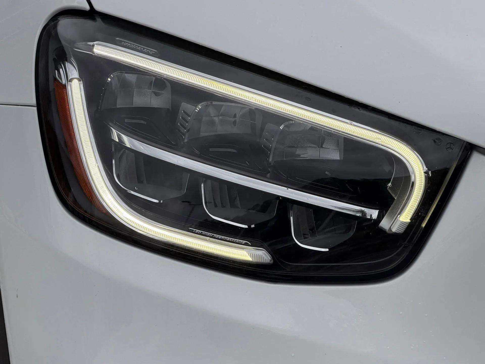 Used 2022 Mercedes-Benz GLC 300 image 9