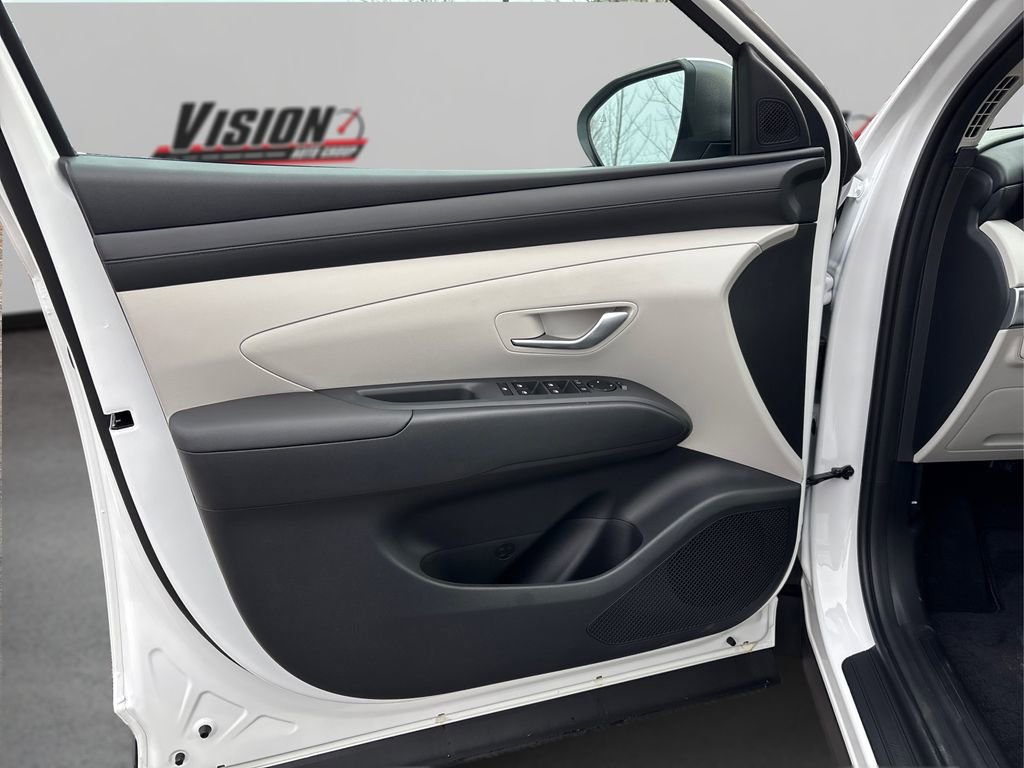 New 2026 Hyundai Tucson SE image 16