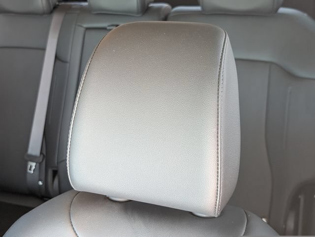Used 2025 Kia Sportage EX FWD image 16