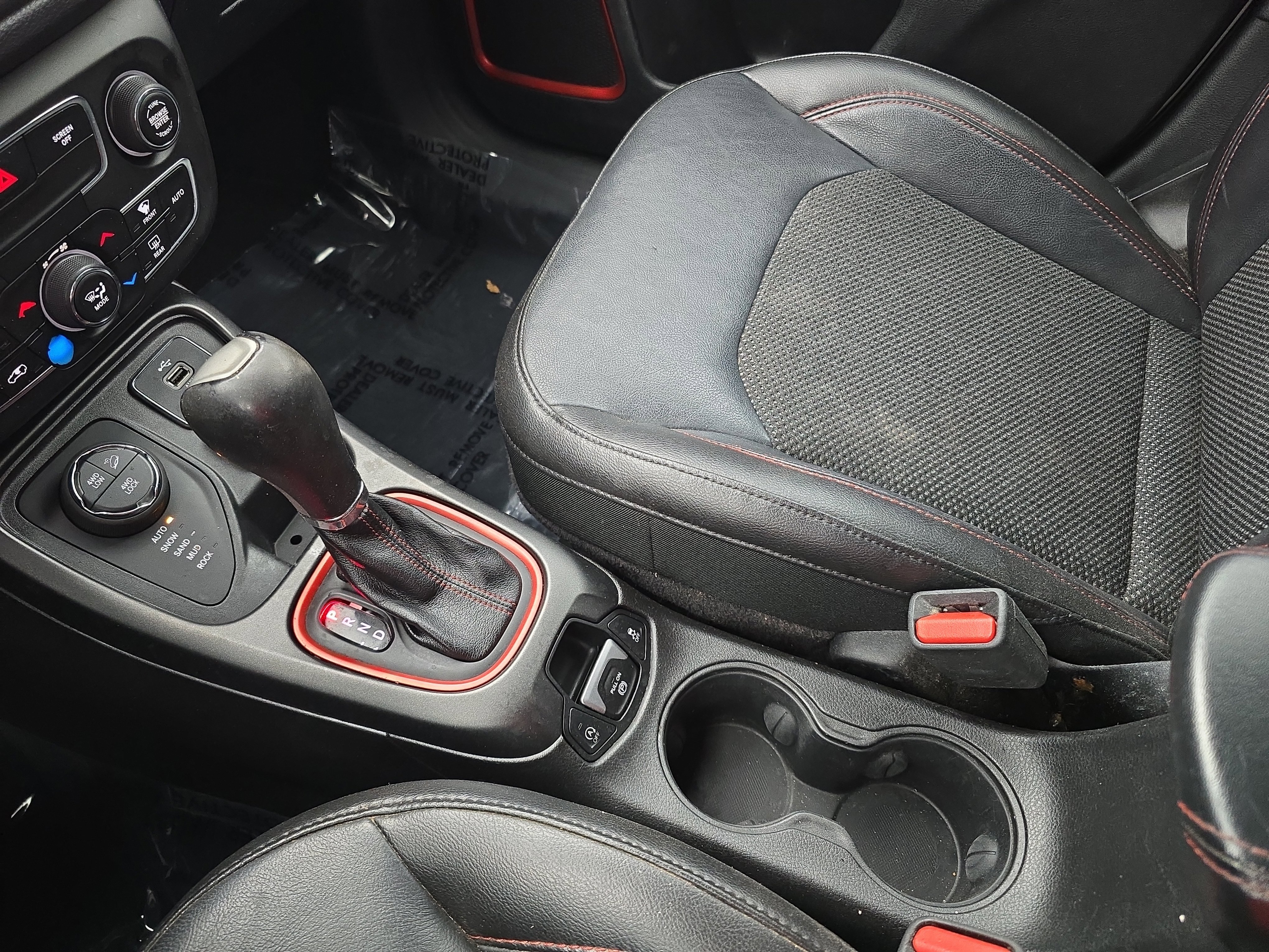 Used 2018 Jeep Compass Trailhawk w/ Cold Weather Group image 23