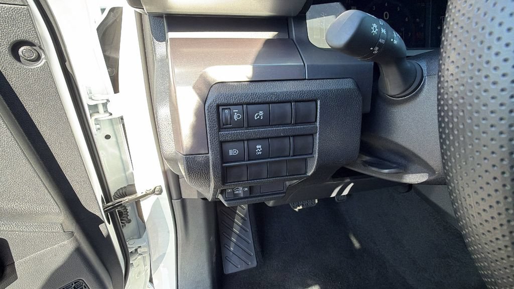 Used 2026 Toyota Tacoma SR5 AWD/4WD image 30
