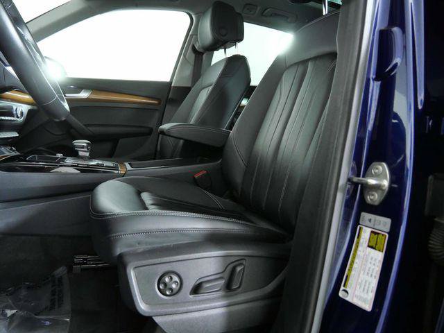 Used 2023 Audi Q5 2.0T Premium w/ Convenience Package AWD/4WD image 17
