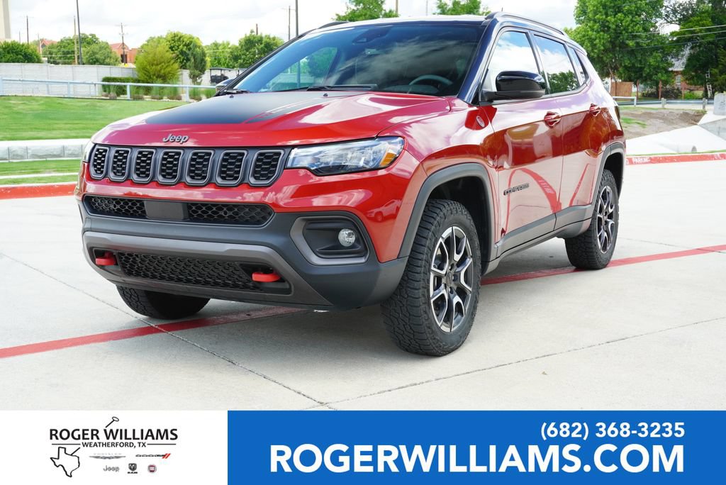 Used 2024 Jeep Compass Trailhawk w/ Trailer Tow Group AWD/4WD image 1