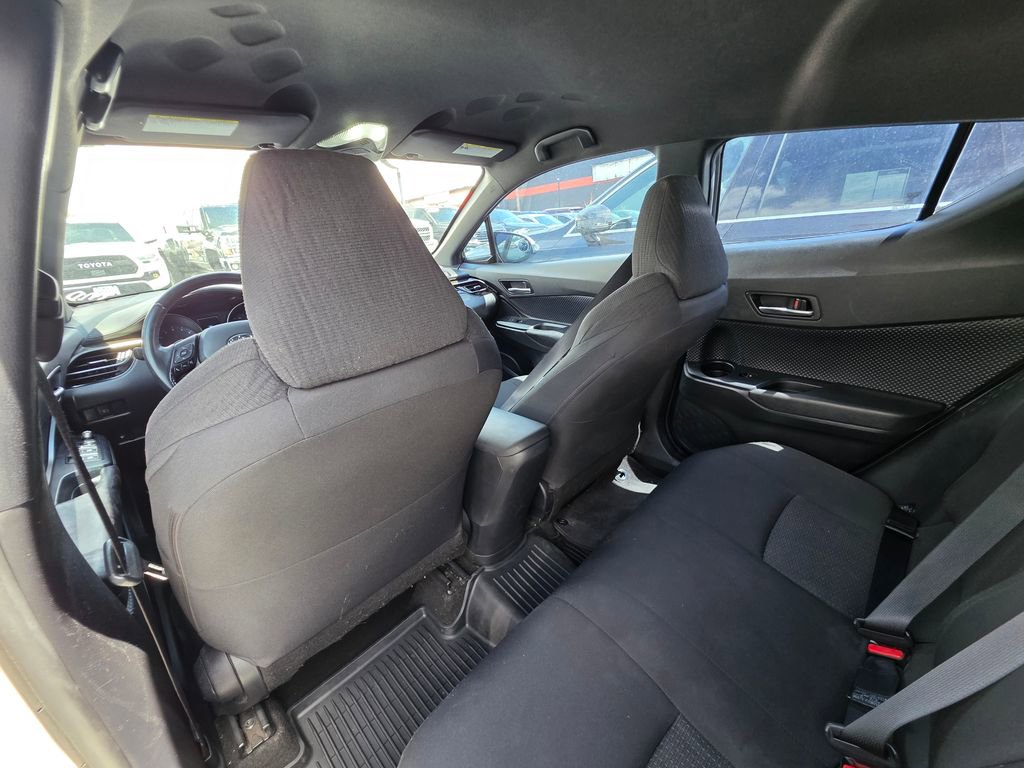 Used 2018 Toyota C-HR XLE FWD image 11