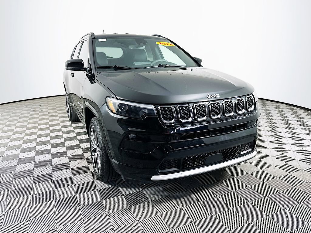 Used 2024 Jeep Compass Limited w/ Elite Group image 3