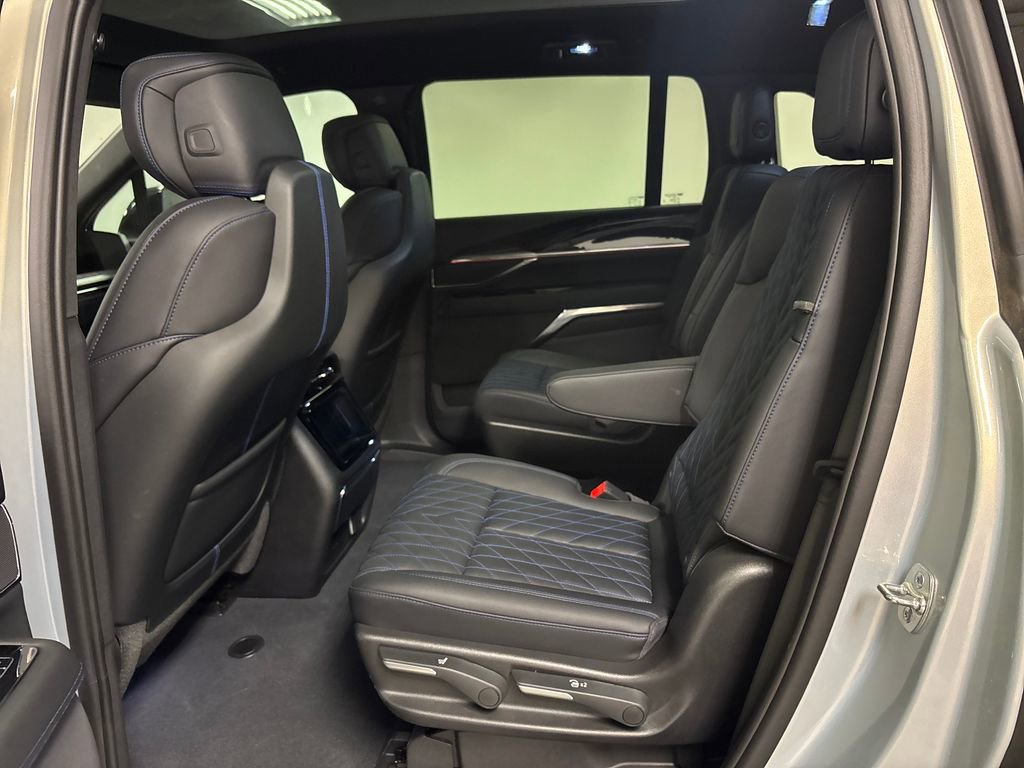 New 2025 Cadillac Escalade IQ Luxury 1 w/ LPO, Radiant Package AWD/4WD image 30