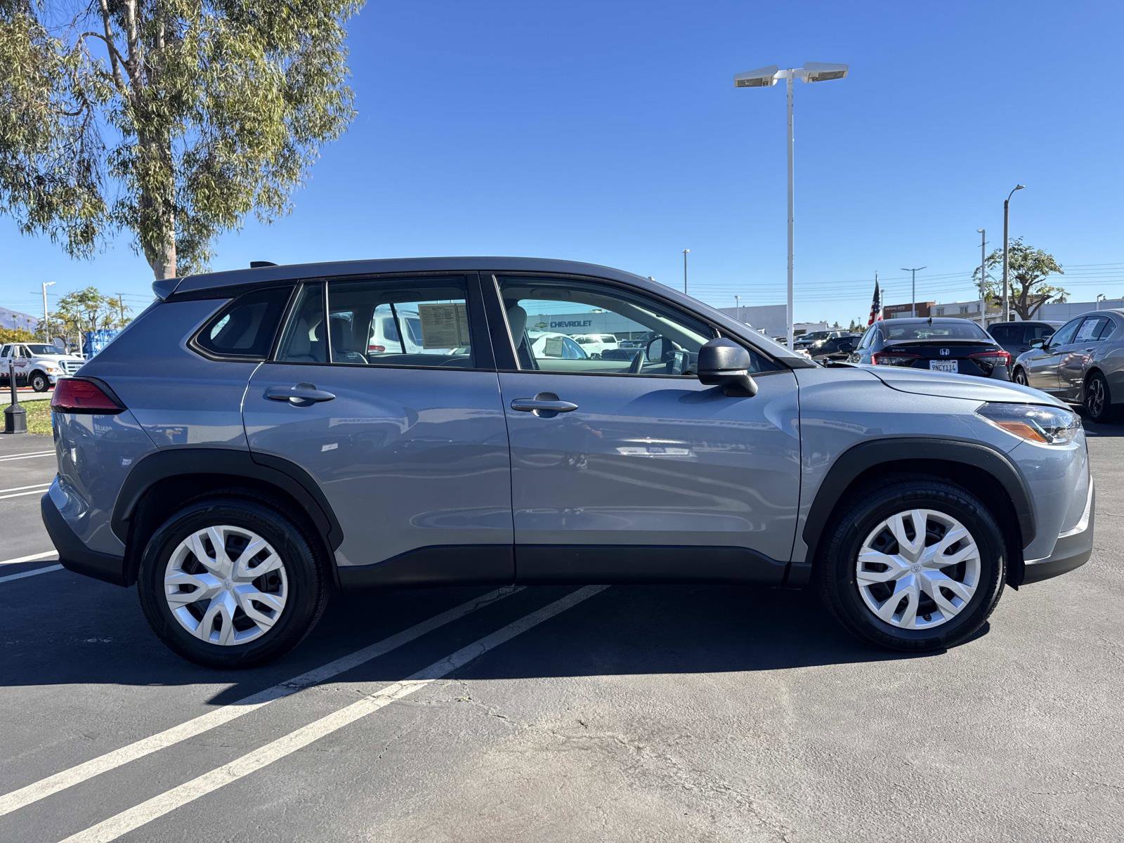 Used 2022 Toyota Corolla Cross L image 6