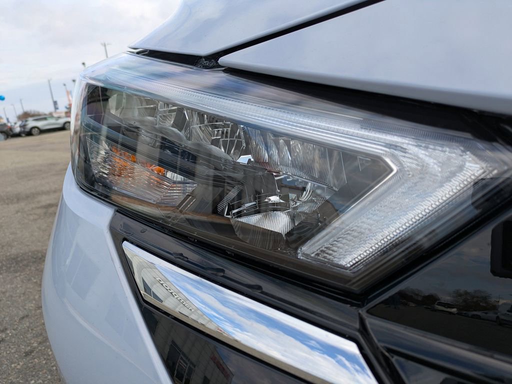 New 2025 Nissan Versa SV w/ Trunk Package image 10