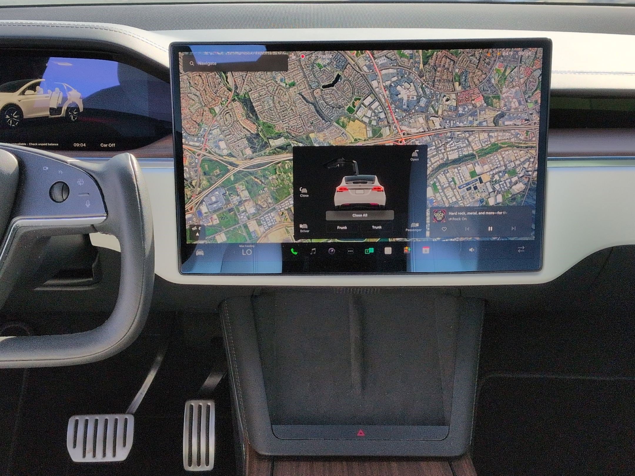 Used 2024 Tesla Model X image 30