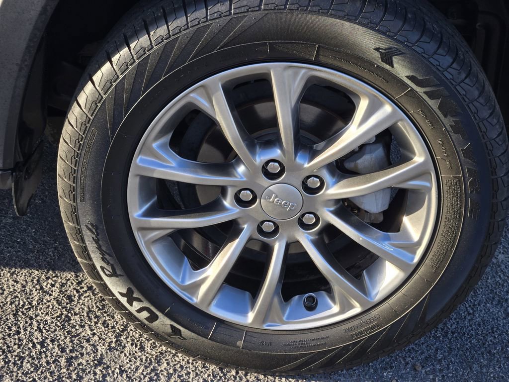 Used 2020 Jeep Cherokee Latitude Plus image 8