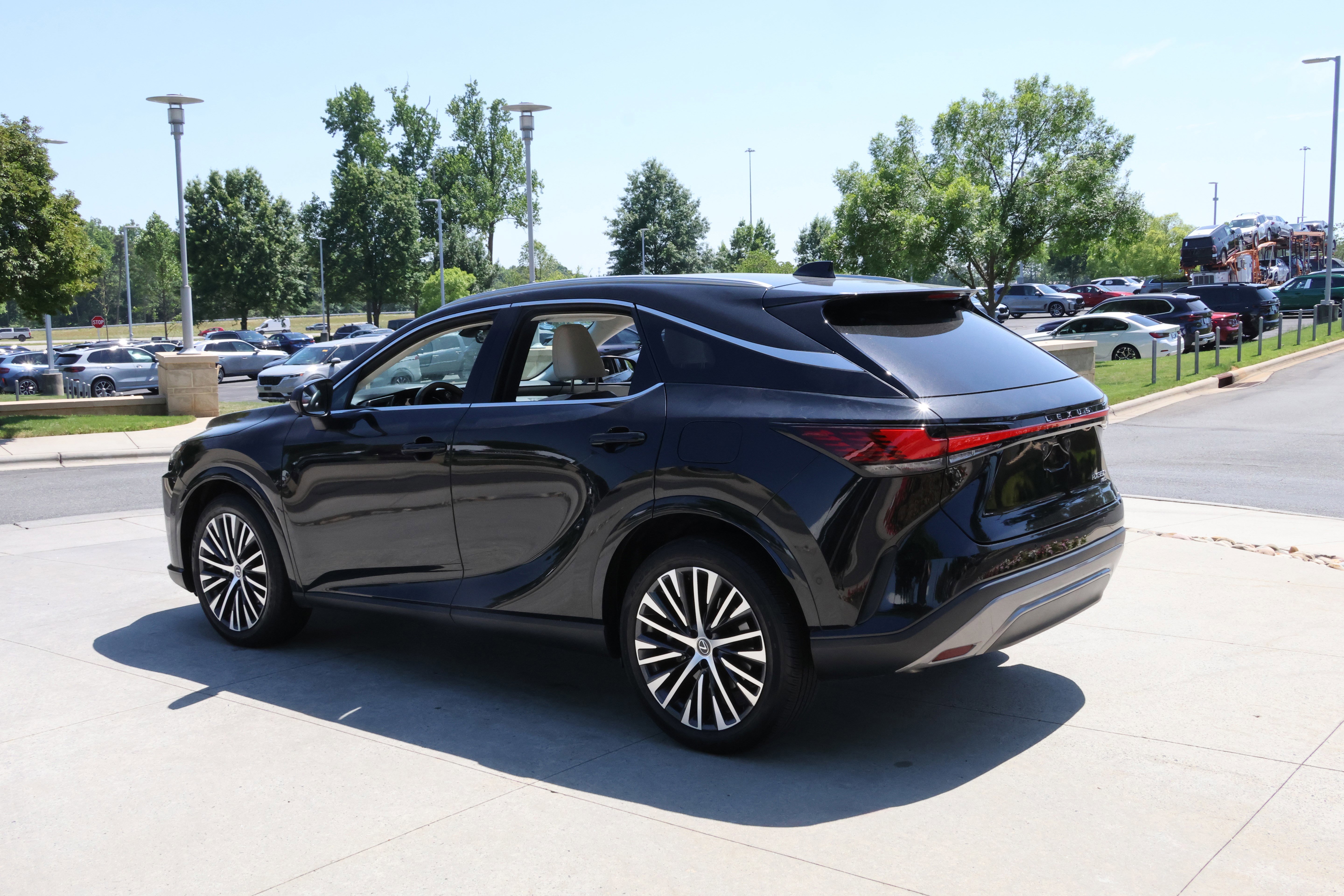 Used 2023 Lexus RX 350 Premium Plus w/ Cold Area Package AWD/4WD image 7
