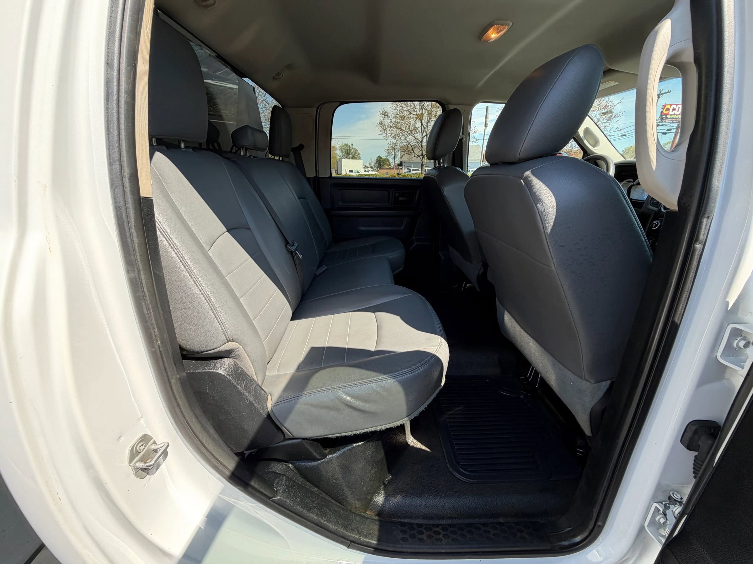 Used 2016 RAM 5500 Tradesman image 21