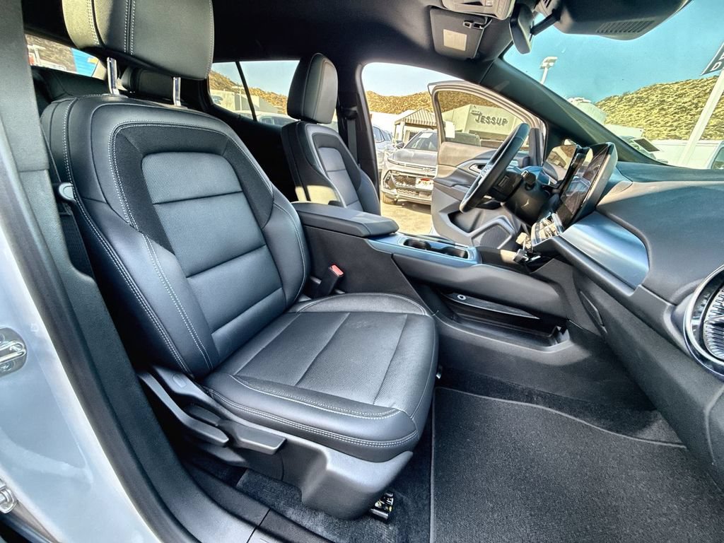 Used 2024 Chevrolet Equinox EV LT FWD image 27