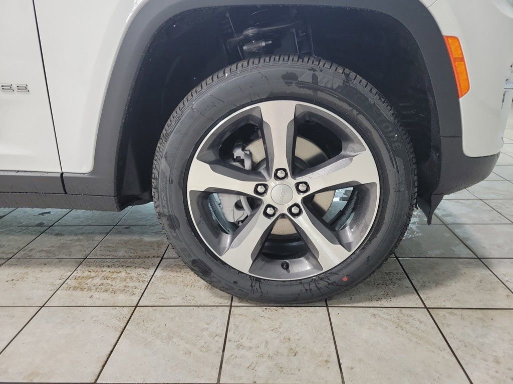 New 2025 Jeep Grand Cherokee Limited image 35