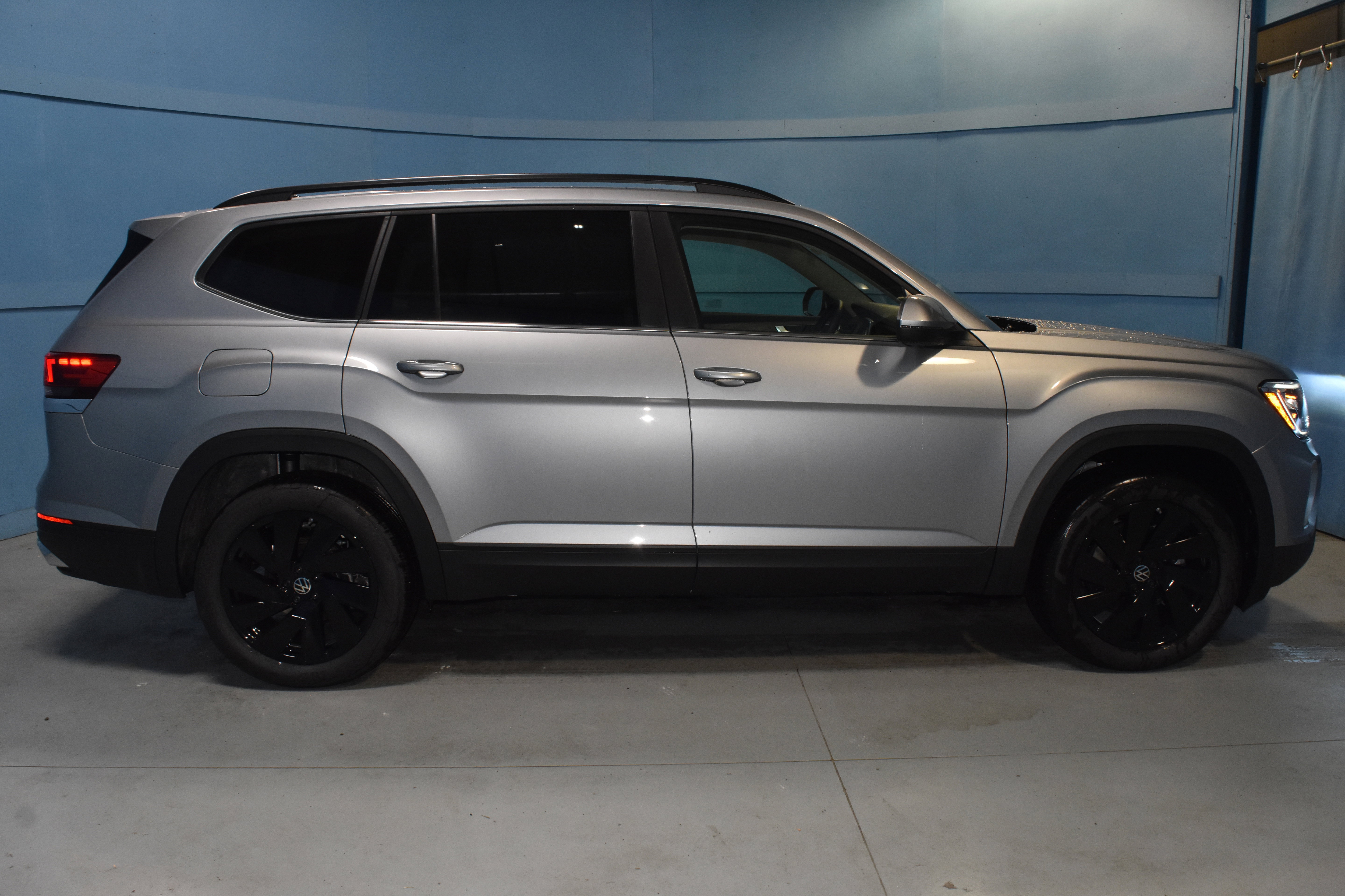 New 2026 Volkswagen Atlas SE FWD image 19