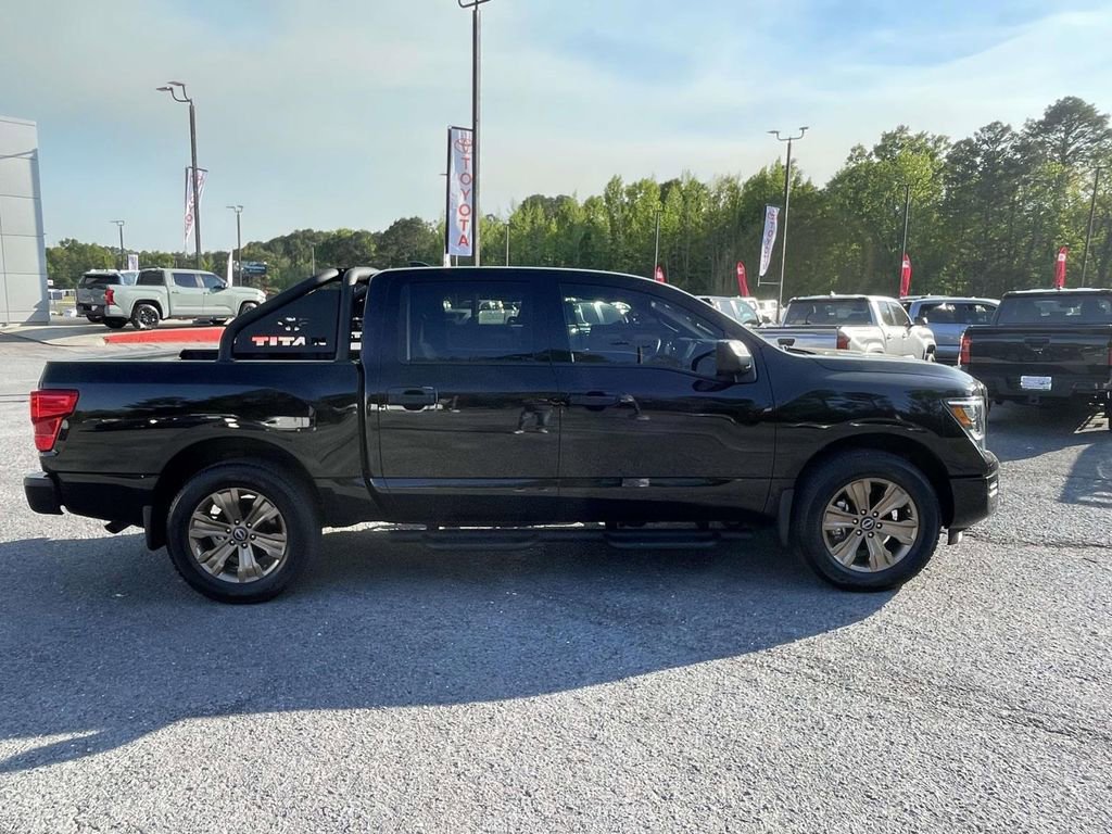 Used 2024 Nissan Titan SV w/ SV Bronze Edition Package RWD image 2